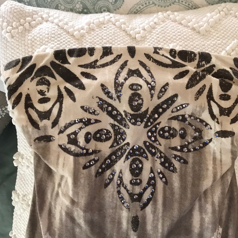 Shirt - Picture 2 of 6